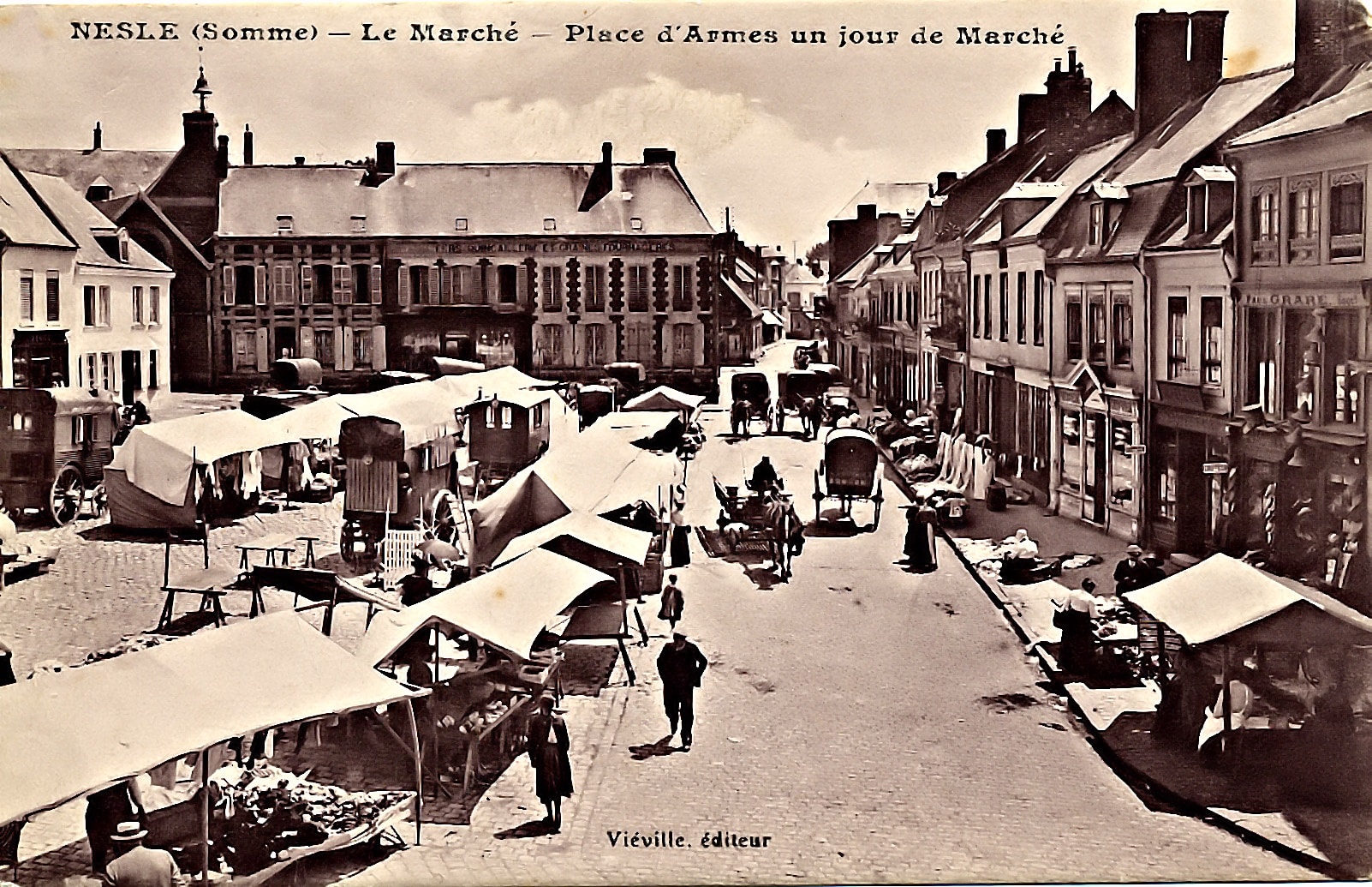 01 00 Armes (place) avant 002