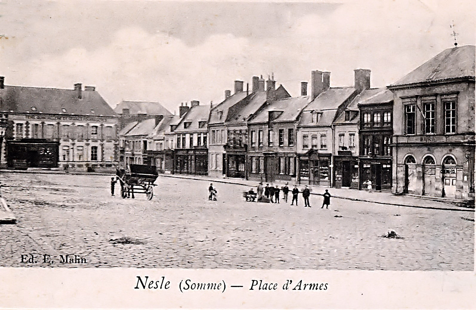 01 00 Armes (place) avant 003