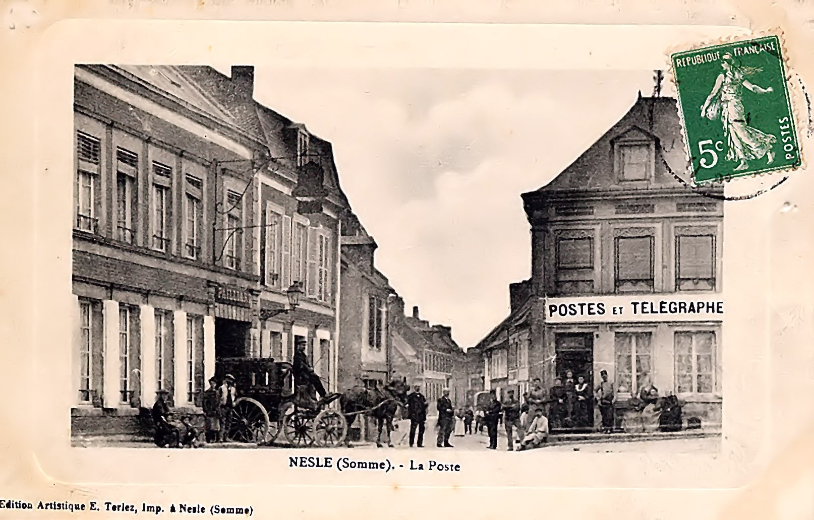 01 00 Armes (place) avant 005