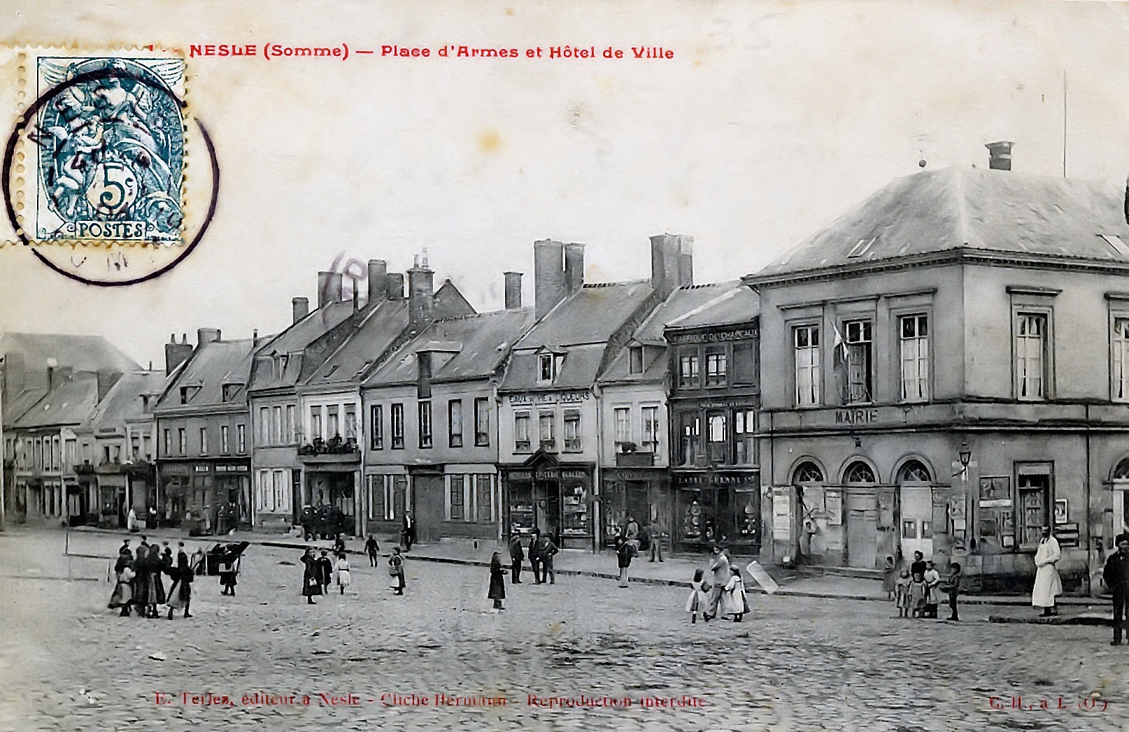 01 00 Armes (place) avant 013
