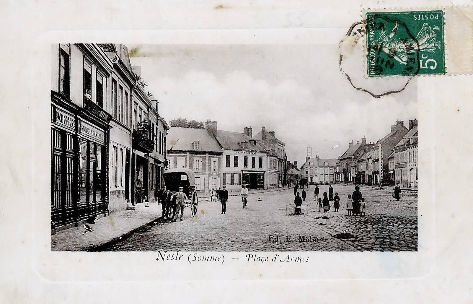 01 00 Armes (place) avant 016