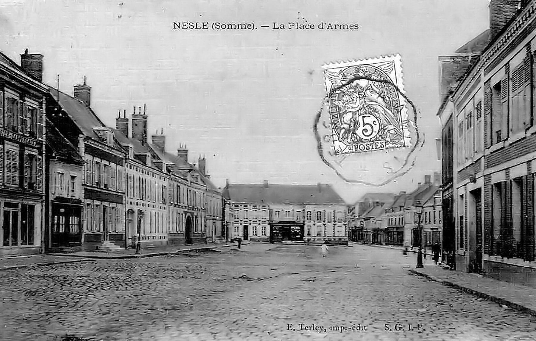 01 00 Armes (place) avant 019