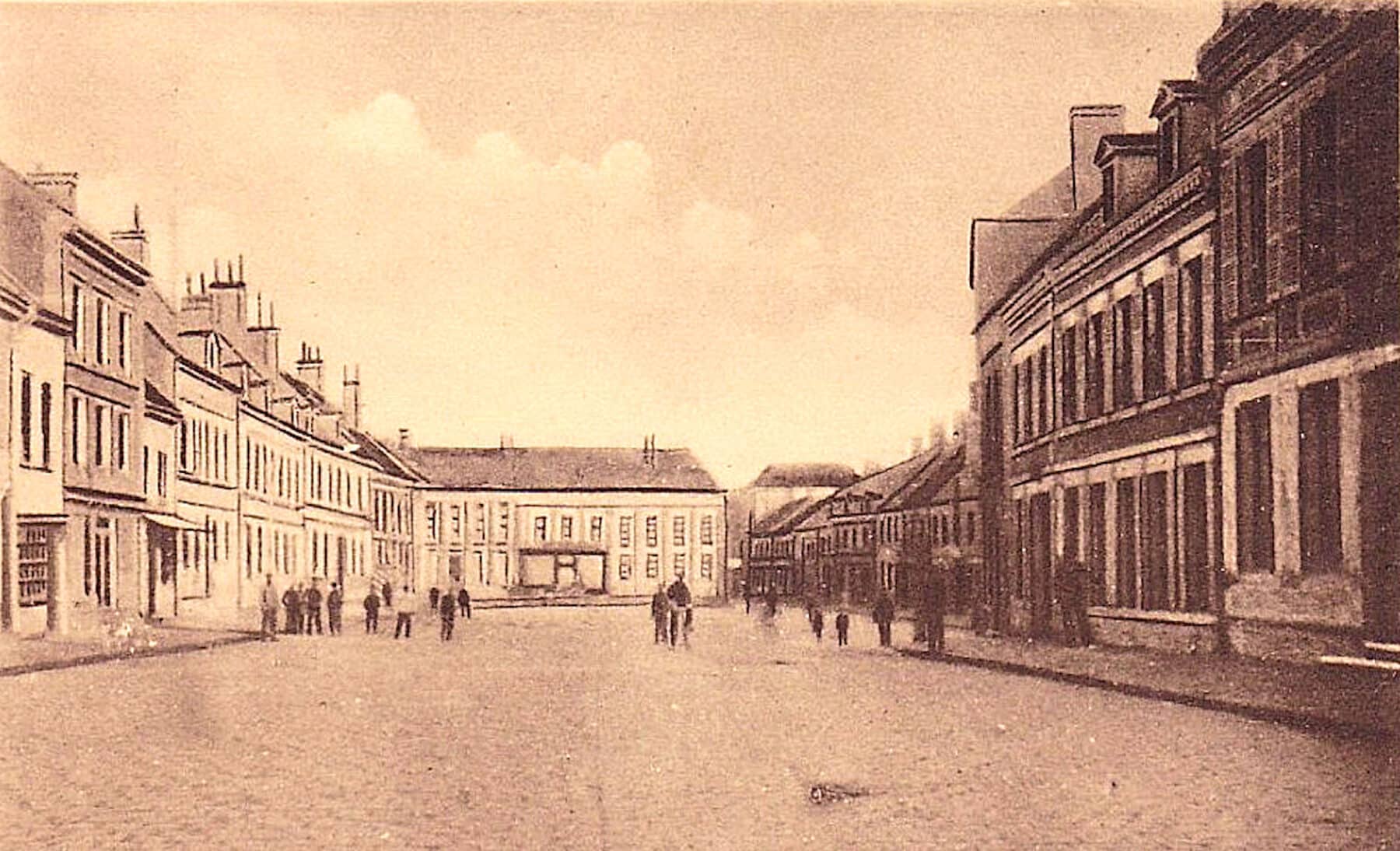 01 00 Armes (place) avant 09