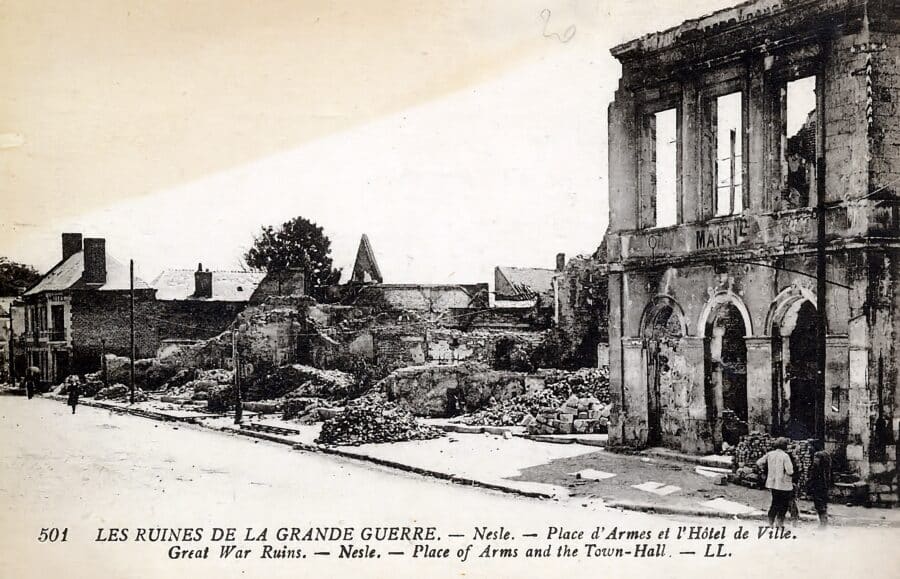 01 01 Armes (place) avant 008