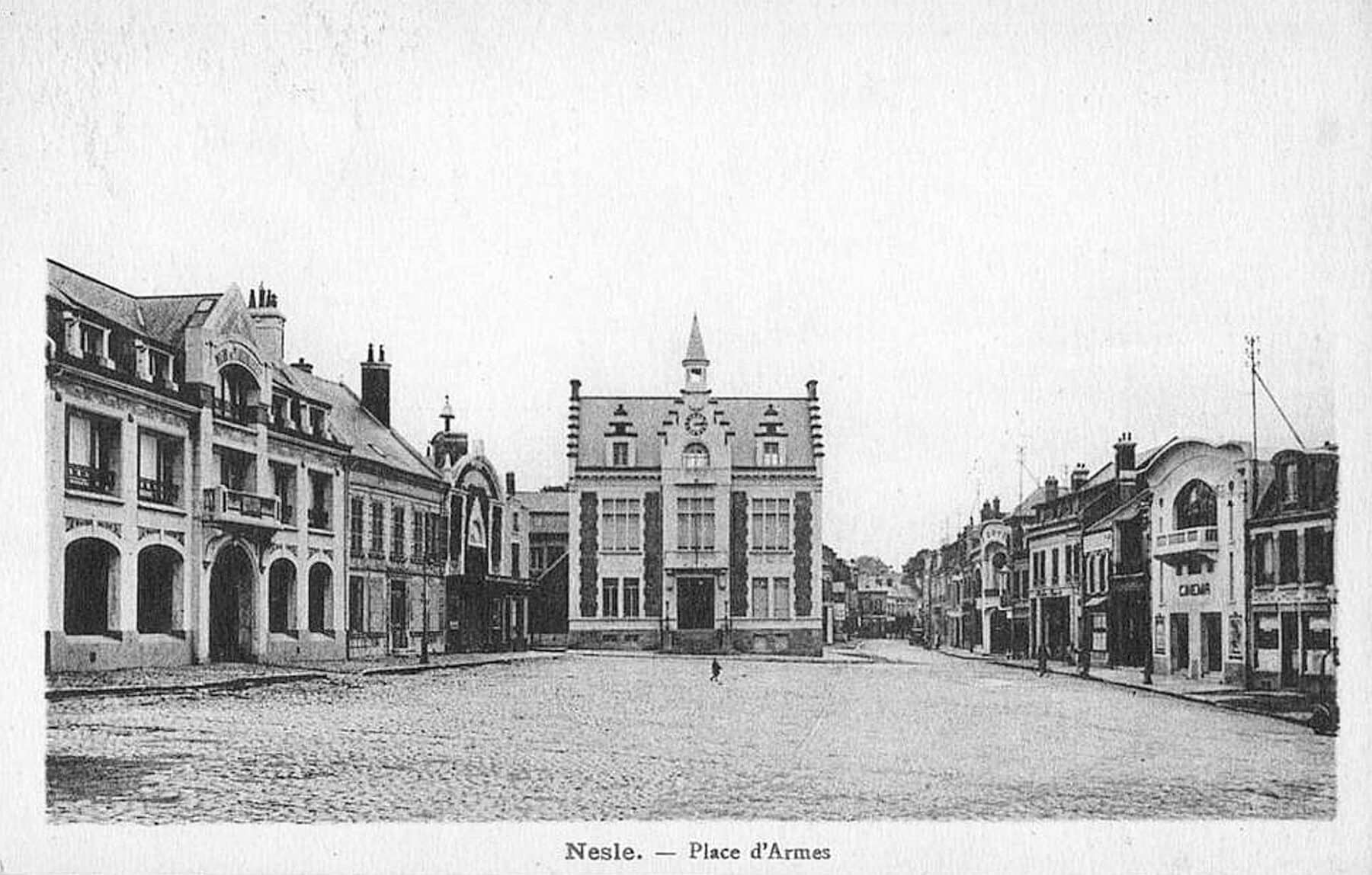 01 02 Armes (place) avant 5