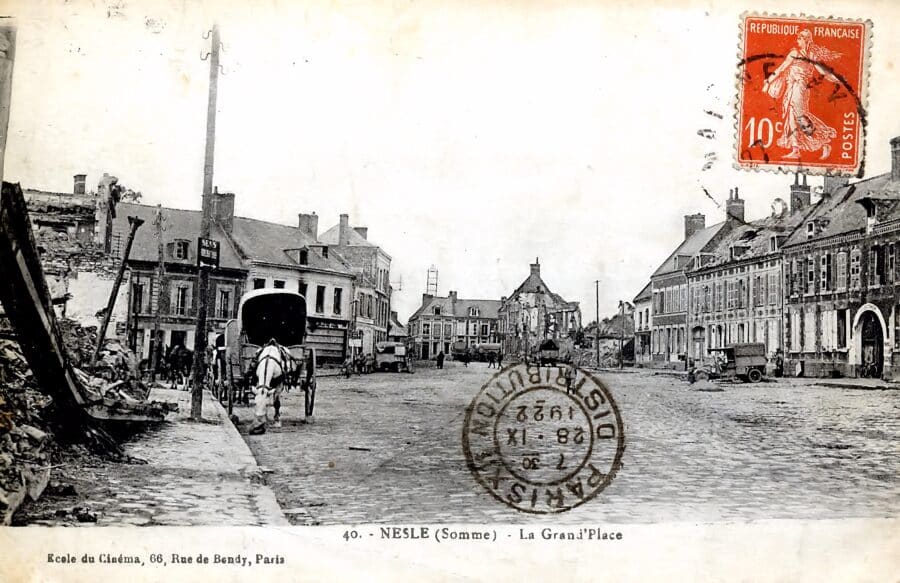 01 02 Armes (place) avant 007