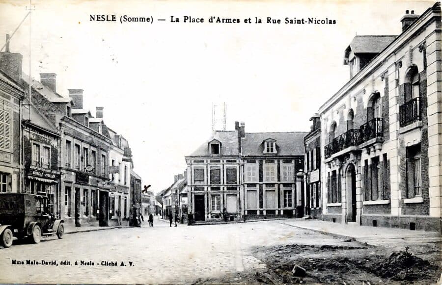 01 02 Armes (place) avant 012