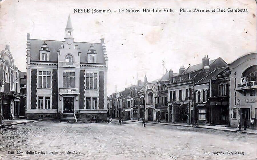 01 02 Armes (place) avant 014