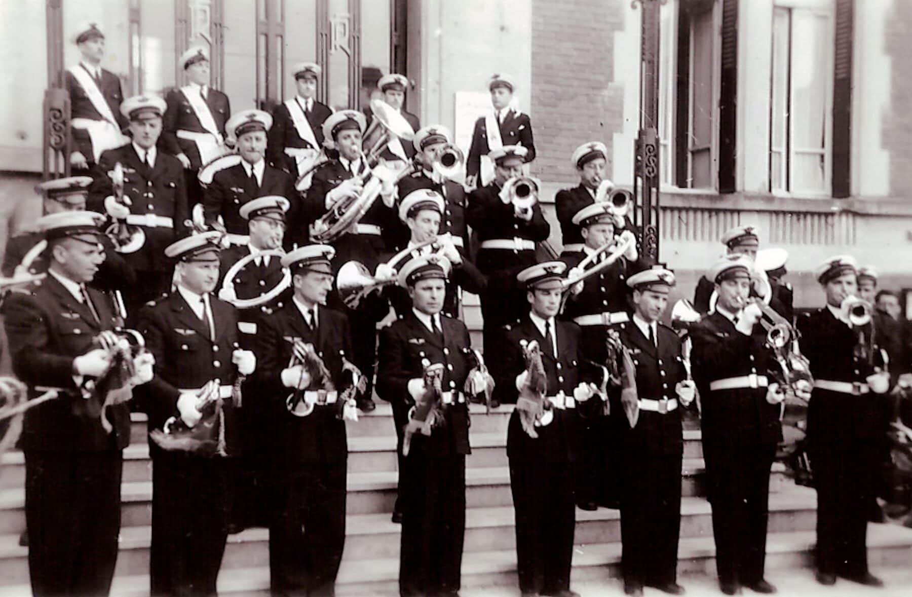 01 04 leclerc cinquantenaire harmonie