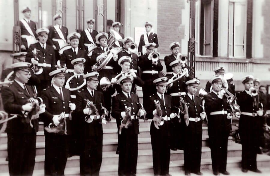 01 04 leclerc cinquantenaire harmonie