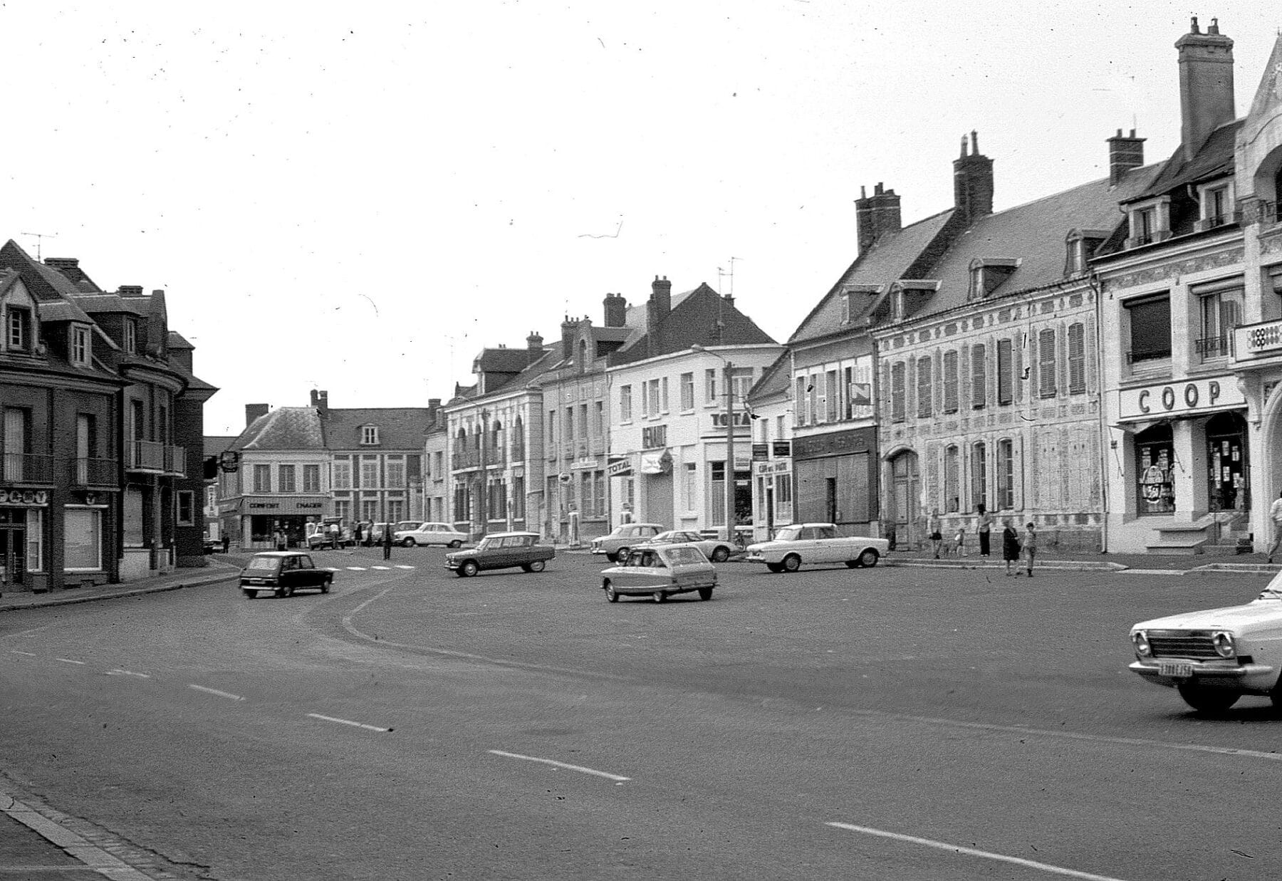 01 04 leclerc place 60 001