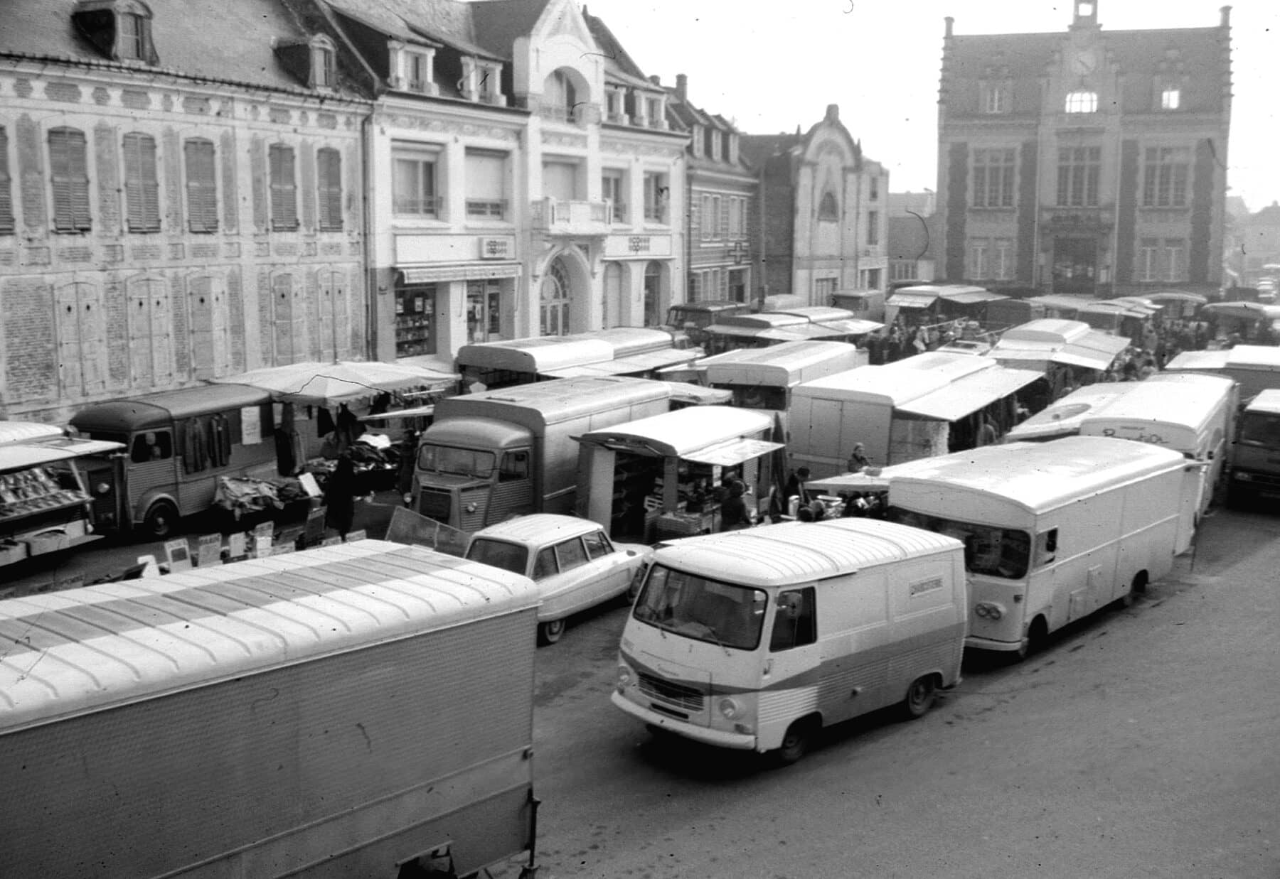 01 04 leclerc place marche 60 001