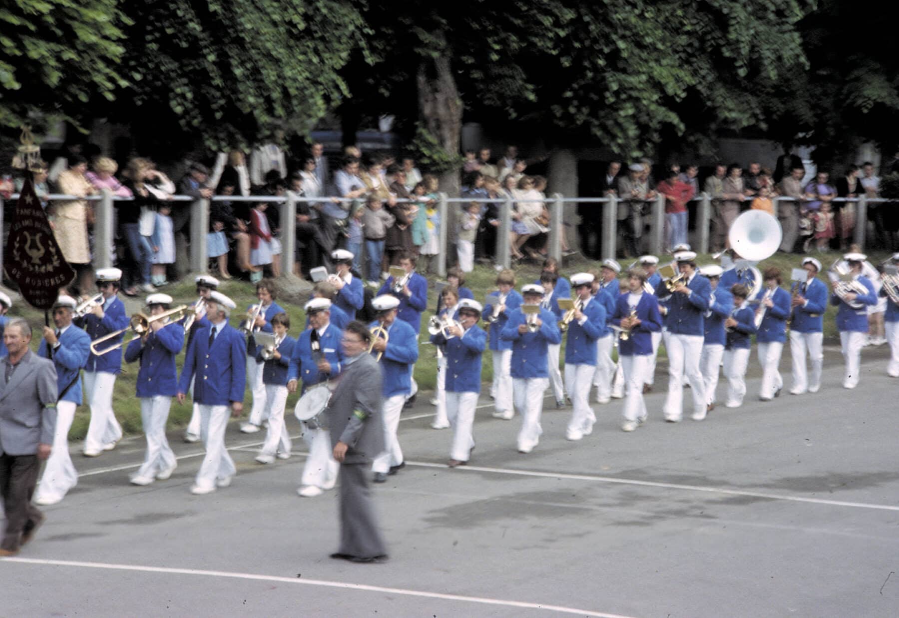 01 04 mairie cinquantenaire 002