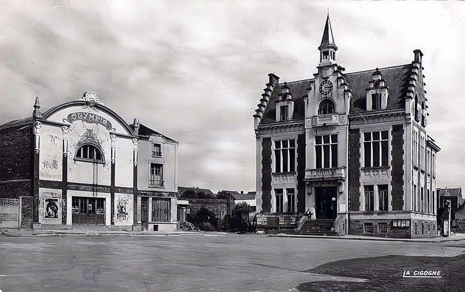 01 04 place mairie 001