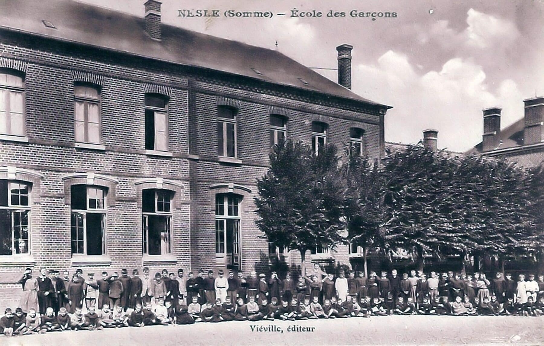 07 ecole cour garçons