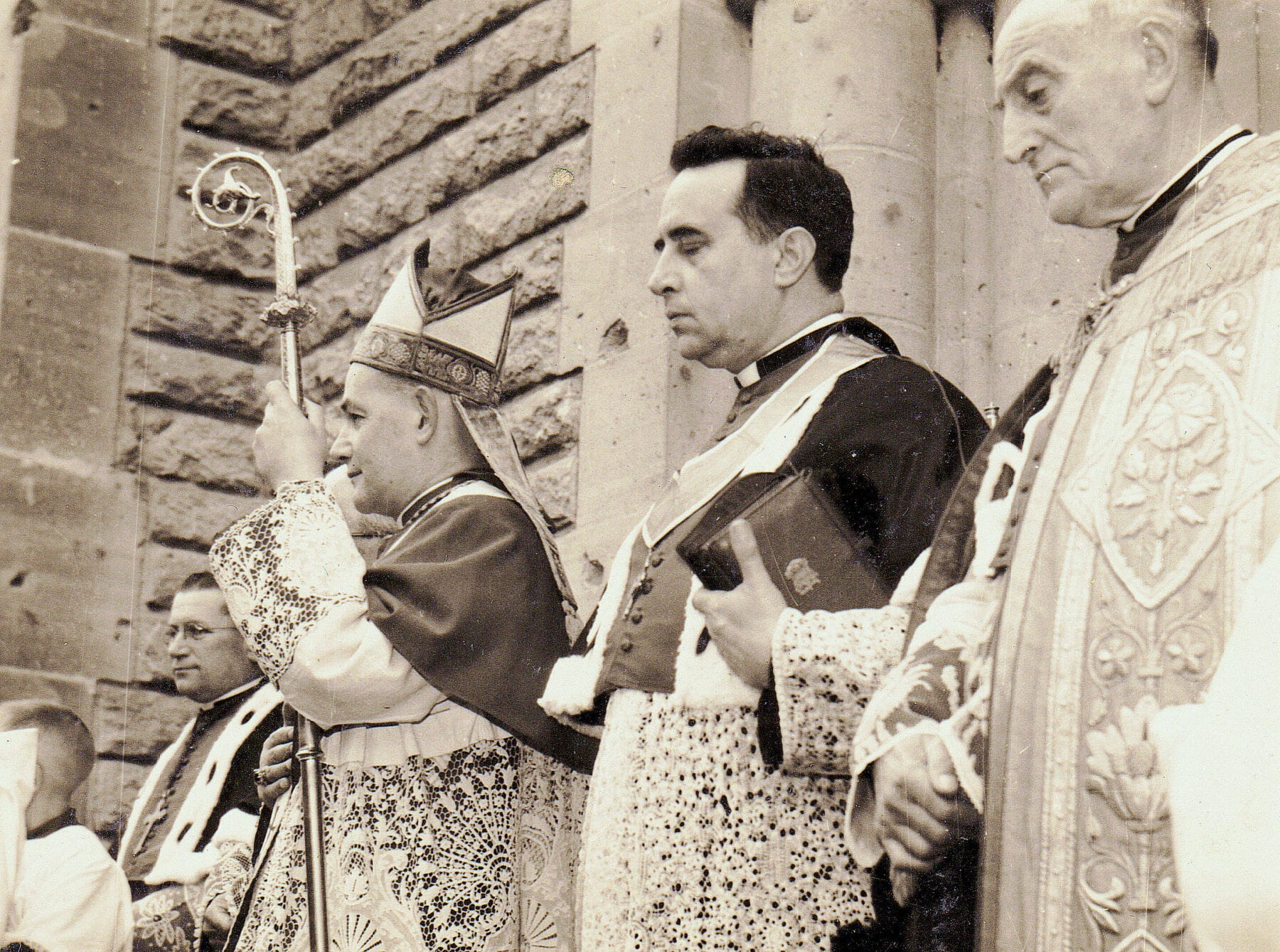 67 reouverture collegiale 13