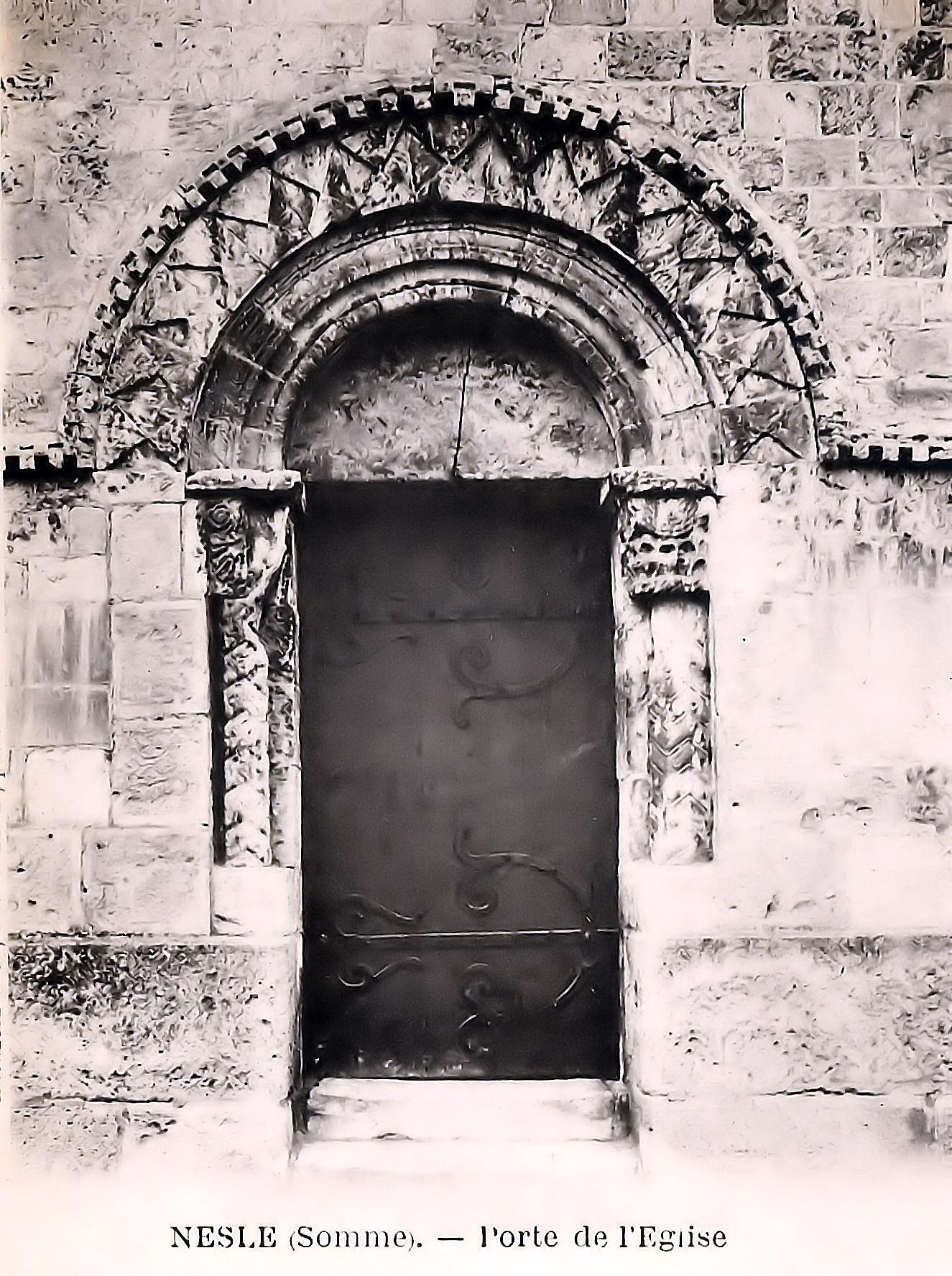 67 collégiale avant portails 002